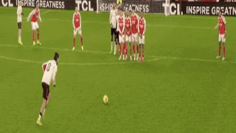 国足18强赛终章，最佳阵容揭晓：京沪六将领衔，王大雷无缘主力