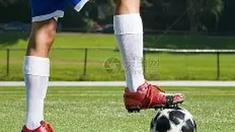 热刺门将失误两度惊险，险胜曼联晋级联赛杯四强